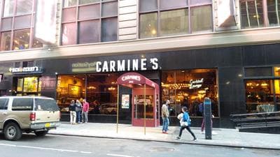 Carmine's Italian Restaurant - Times Square slideshow item 3